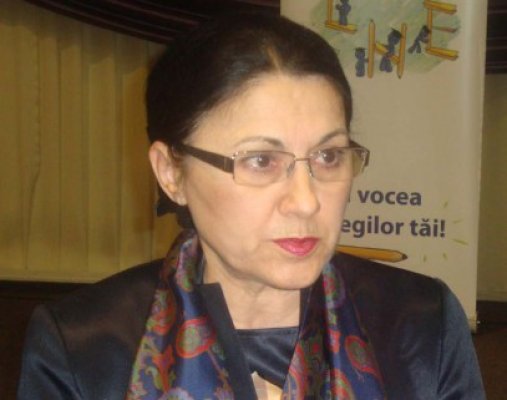 Andronescu: Liceele tehnologice cu rezultate proaste ar trebui transformate în şcoli profesionale